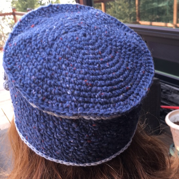 Hand Crocheted Hat/Toque - Picture 2 of 7